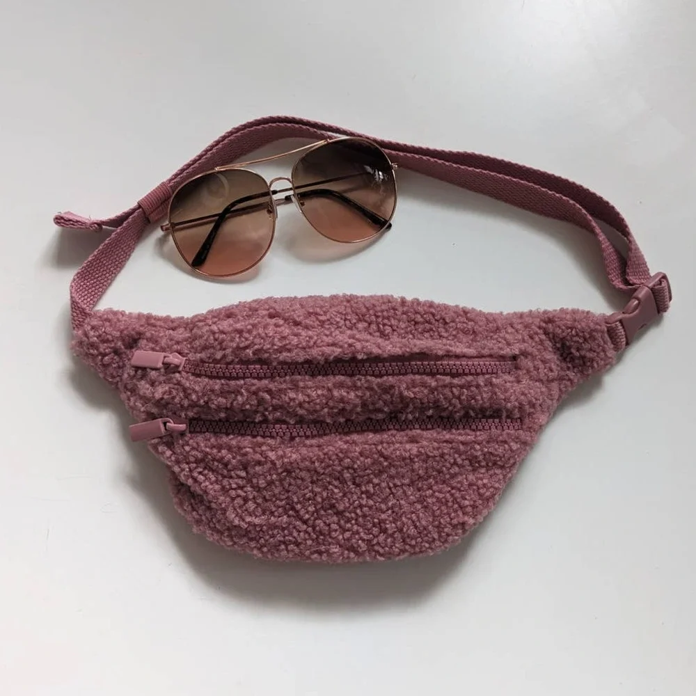 Retro Furry Pink Fanny Pack Sherpa Fleece Boucle Crossbody Bumbag Waist Bag